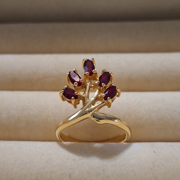 CELEBRITY Ruby Red Rhinestones Ring, Celebrity Mark - Picture 2 of 13